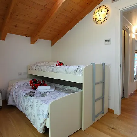 Pradello Sleeps 4 Pool Air Con 贝拉诺