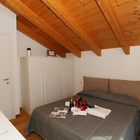 Pradello Sleeps 4 Pool Air Con 公寓 贝拉诺